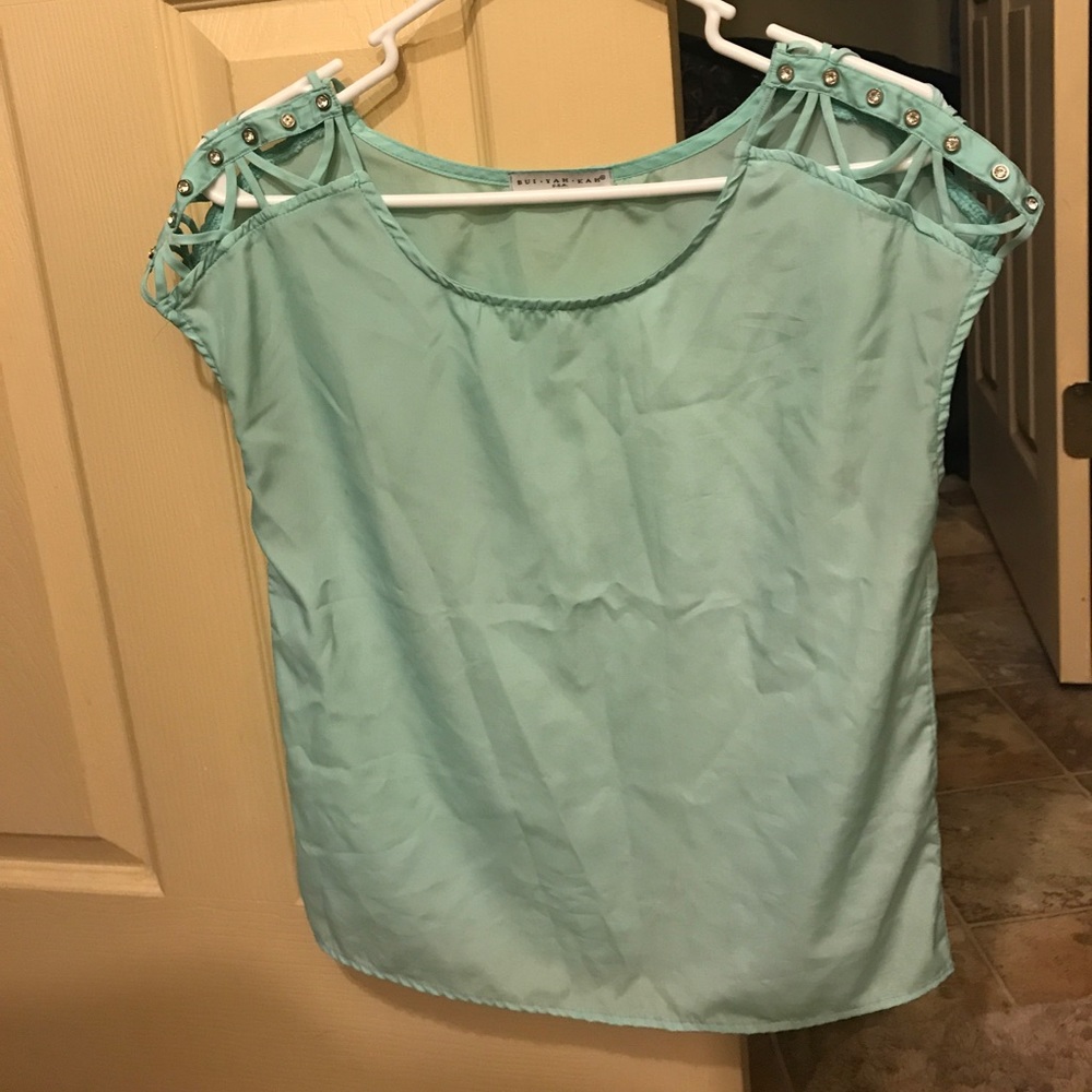 Turquoise/teal shirt