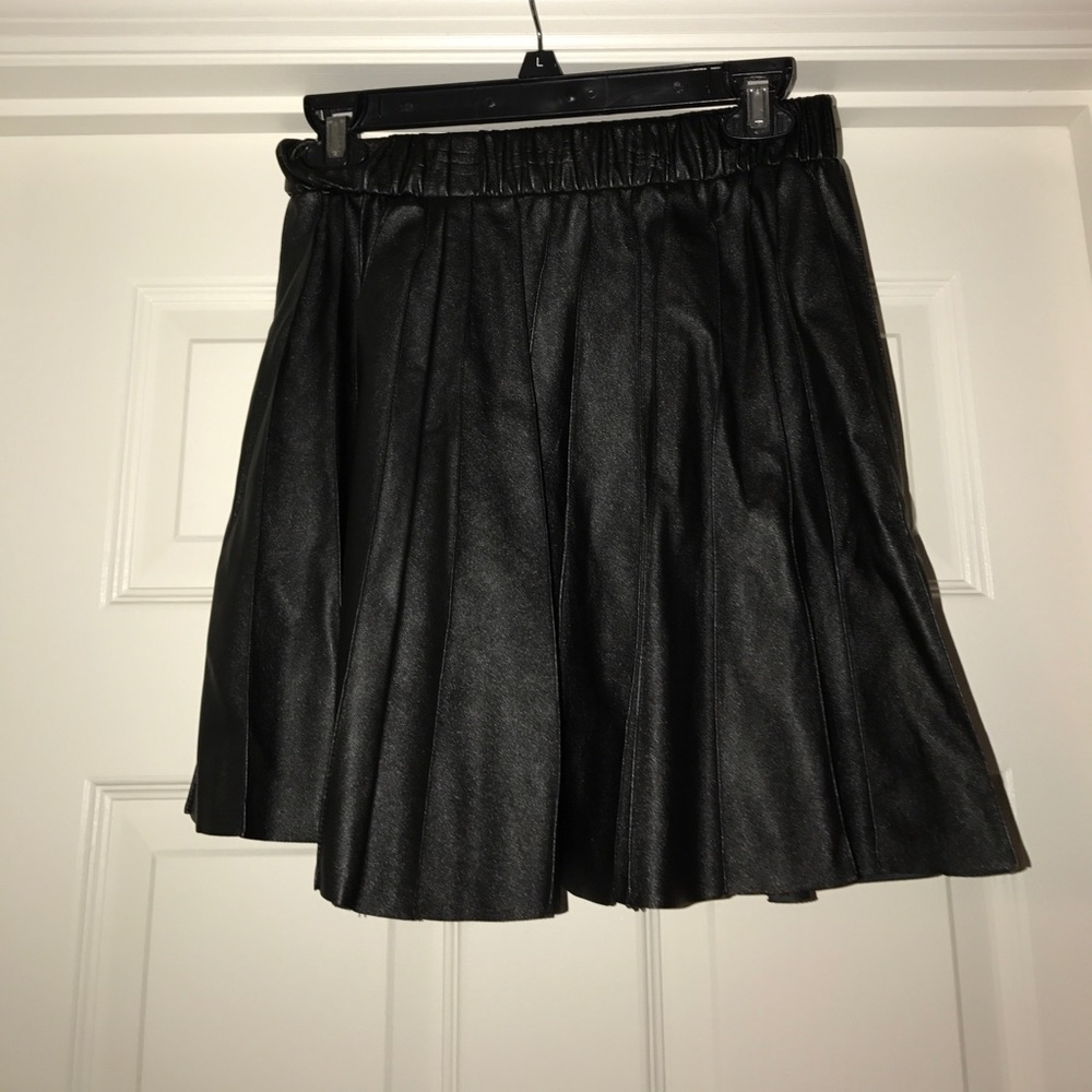 VERA WANG LEATHER SKIRT