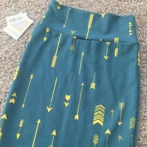 Lularoe Cassie Size Med