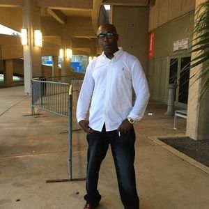 Meet your Posher, Derrick