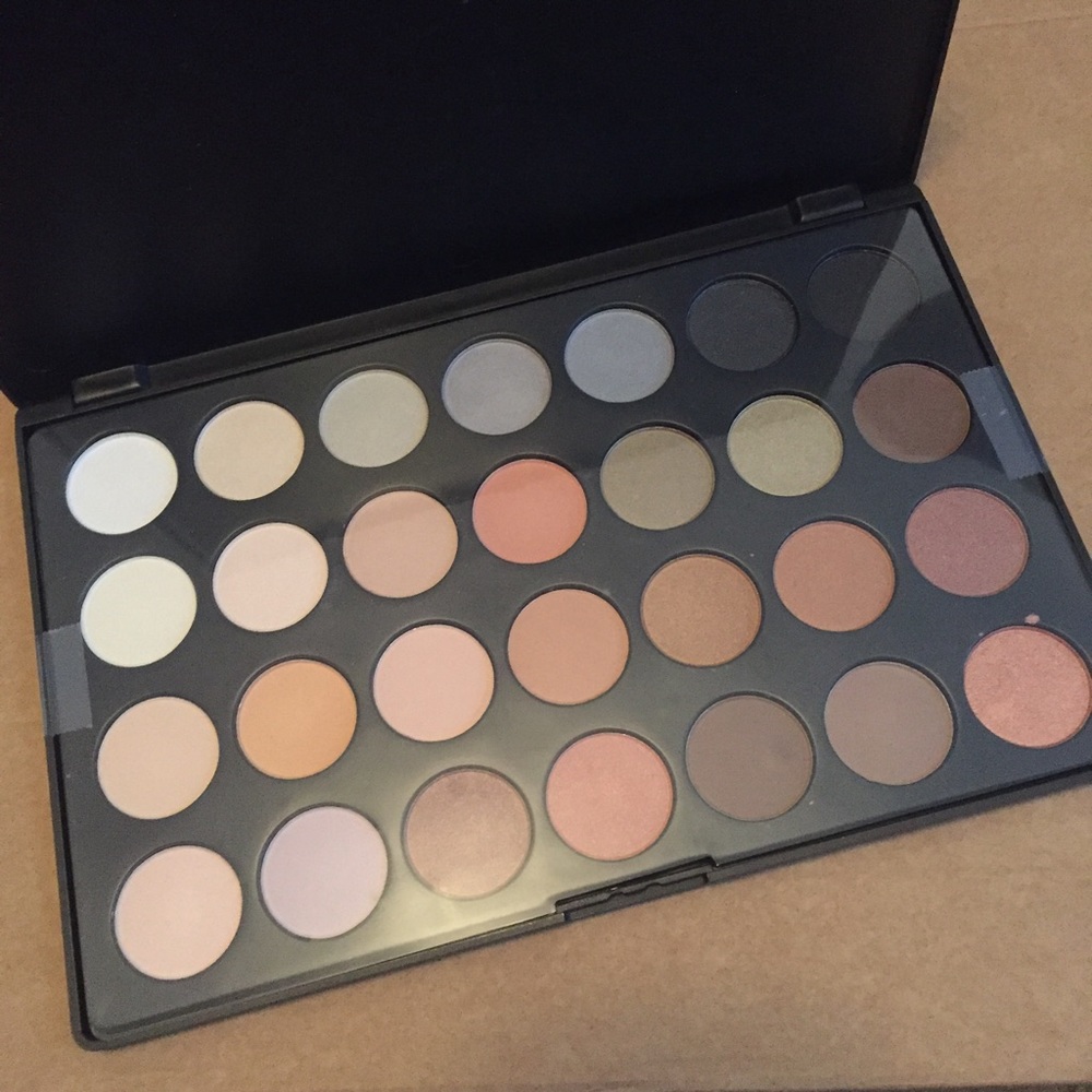 RED Ginger Cosmetics Neutral Eyeshadow Palette