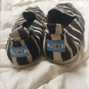 TOMS zebra print