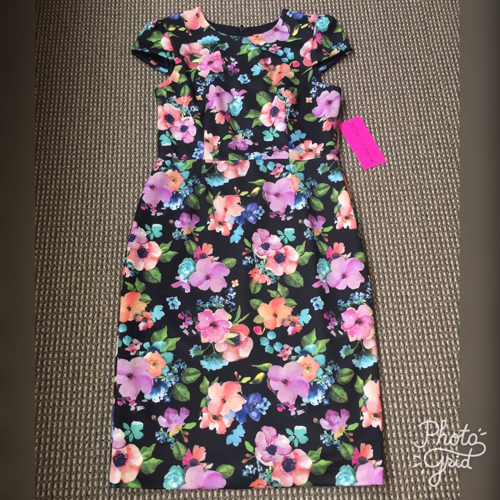 Very pretty floral Betsy Johnson midi dress