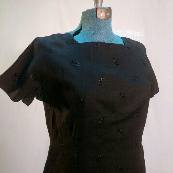 Vintage 1960s handmade embroidered linen dress - Picture 2 of 4