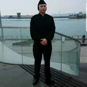 Meet your Posher, Christopher