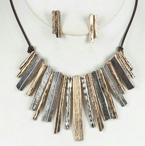 Amazing metalwork necklace and earrings