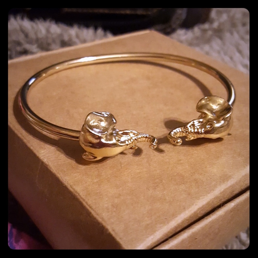 BACKORDER 3/10 Elephant bracelet bangle gold