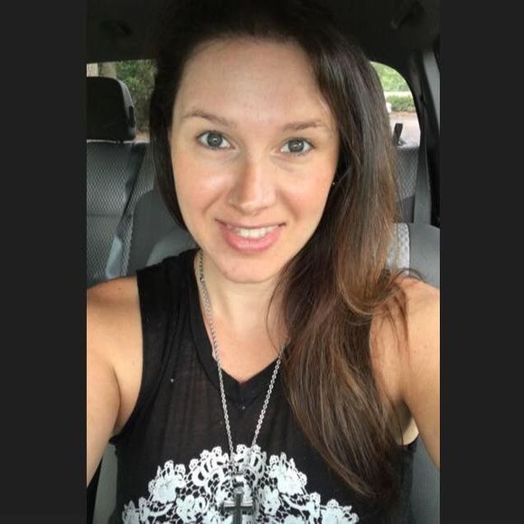 Meet your Posher, Britni - Picture 2 of 2