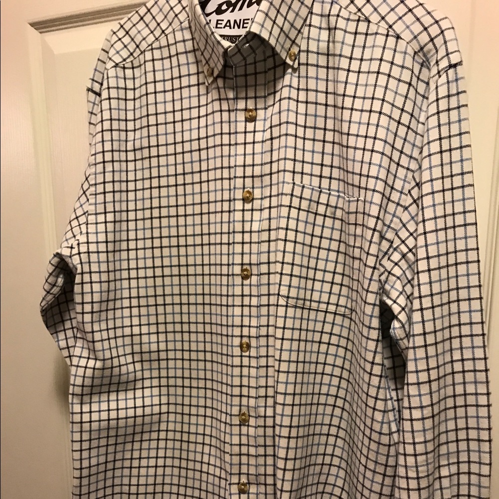 Vineyard Vines Button Down shirt