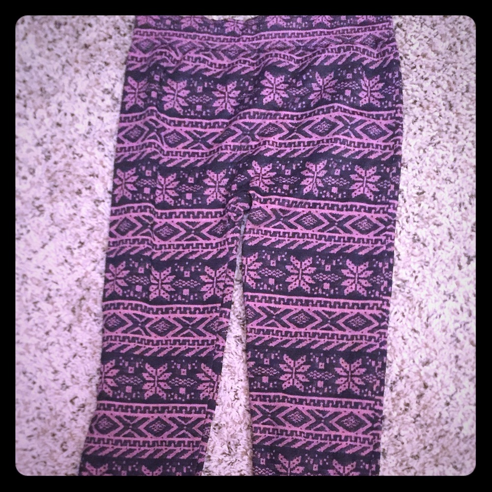 Pink printed leggings.