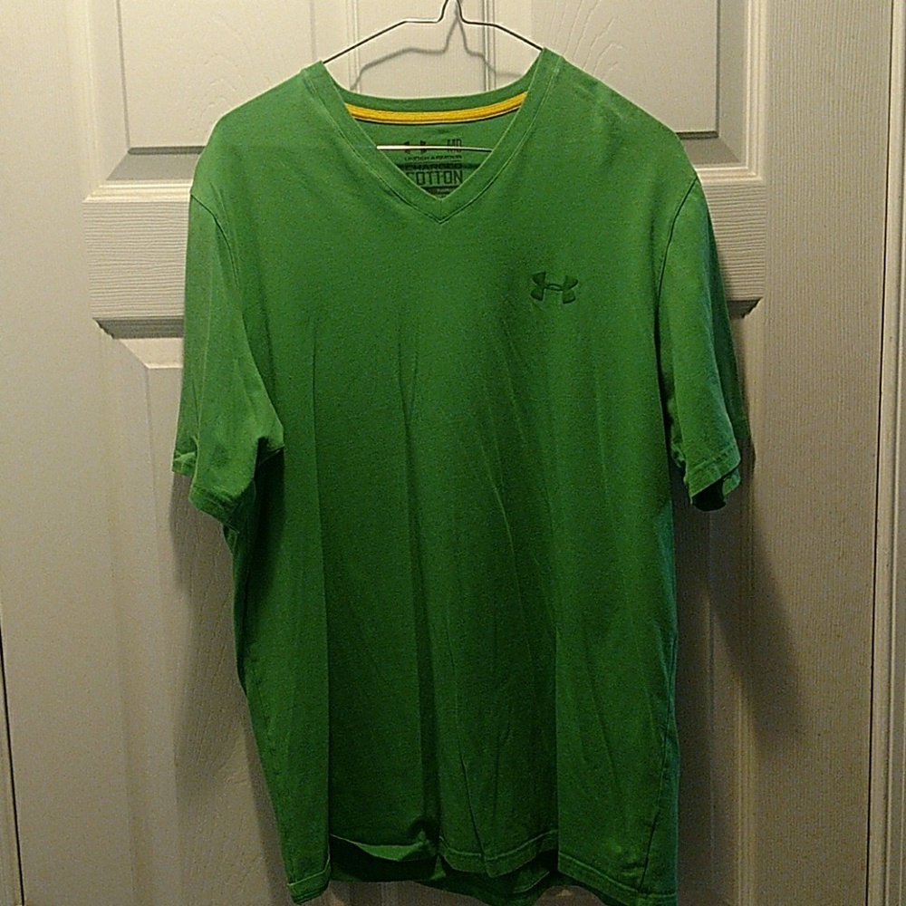 Under Armour Charged Cotton V-Neck tee