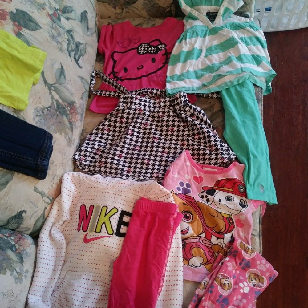 Little girl's clothes