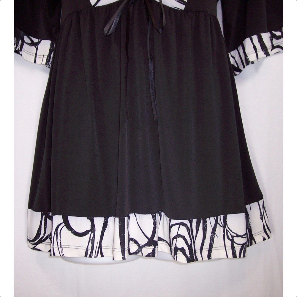 NEW Yummy Plus 1X Black & White Empire Top - Picture 3 of 8