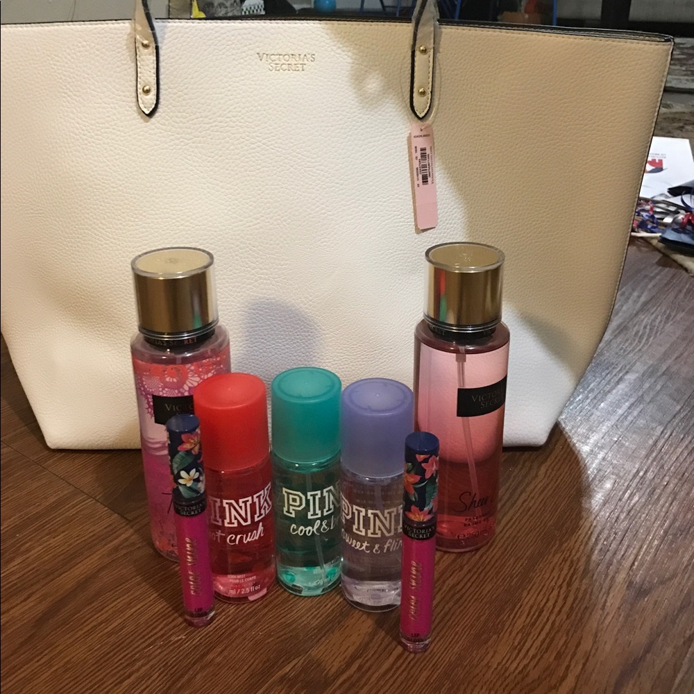 New Victoria's Secret bundle of three item only🚨