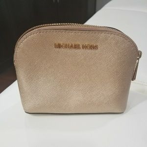 Micheal kors make up bag