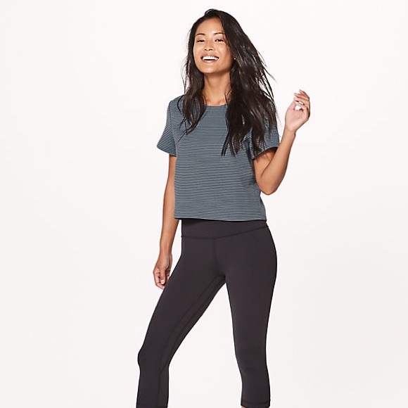 ❌SOLD❌ Lululemon Shaped SS Stripe Top - Picture 3 of 7