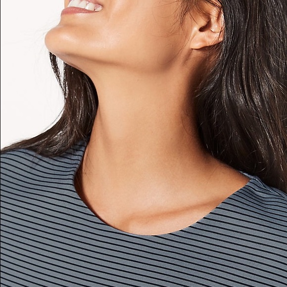 ❌SOLD❌ Lululemon Shaped SS Stripe Top - Picture 4 of 7