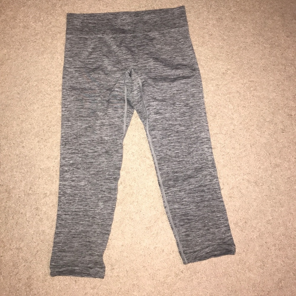 Under Armour seamless threadbone crop