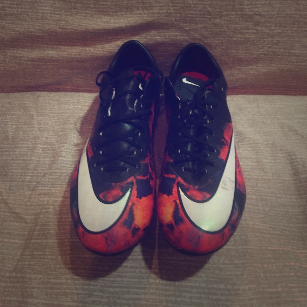 Cr7 vapor x soccer cleats