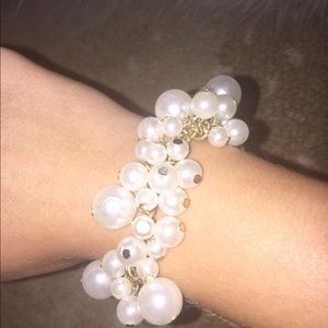 Precious stretchy multi pearl bracelet!