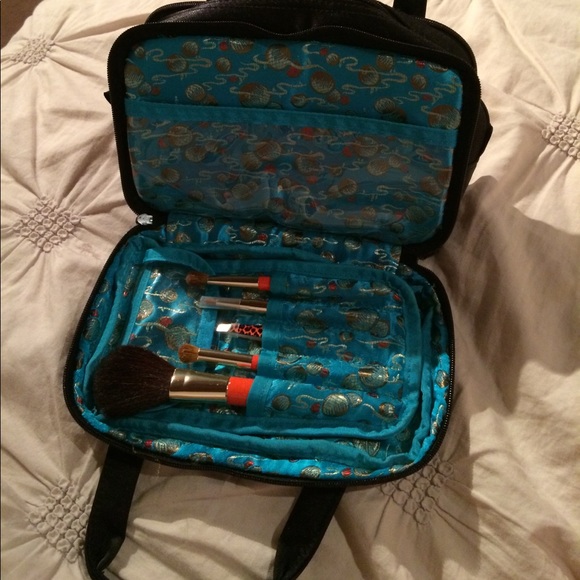 New Saks Fifth Makeup Bag with Mirrpr