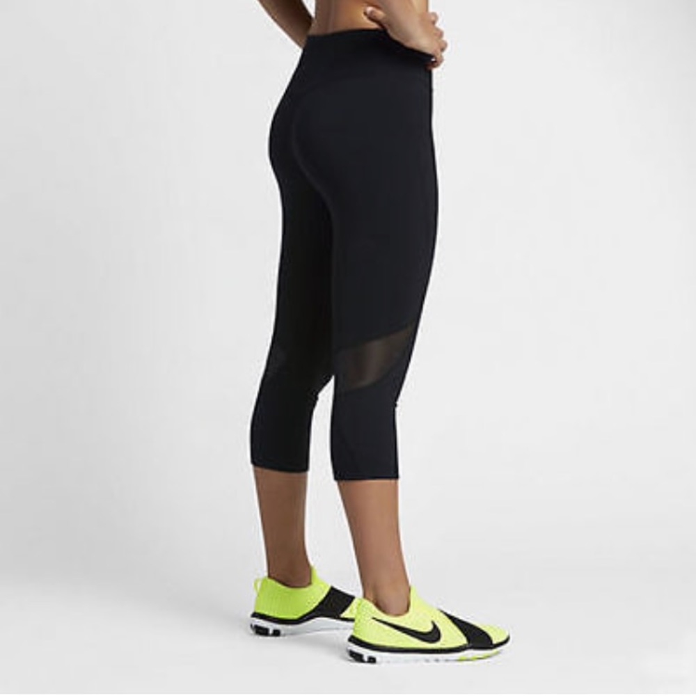 NIKE POWER LEGENDARY CAPRIS with MESH; XSmall