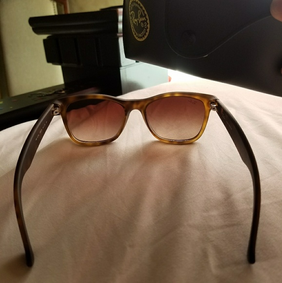 Ray-Bans tortoise shell frames - Picture 2 of 8