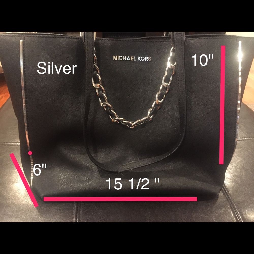 Black leather Michael Kors tote bag. Used