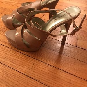 Nude Jessica Simpson Pumps