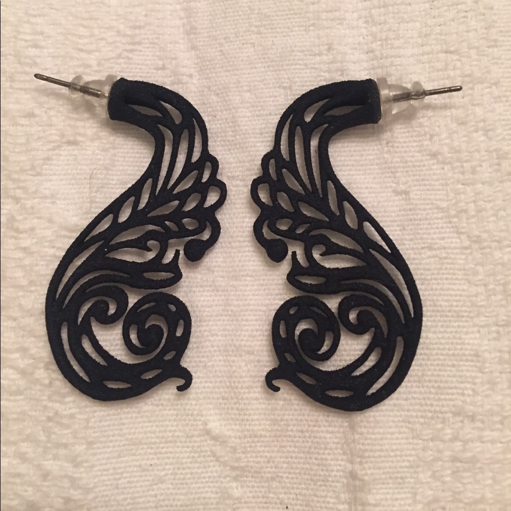 Lasercut black earrings
