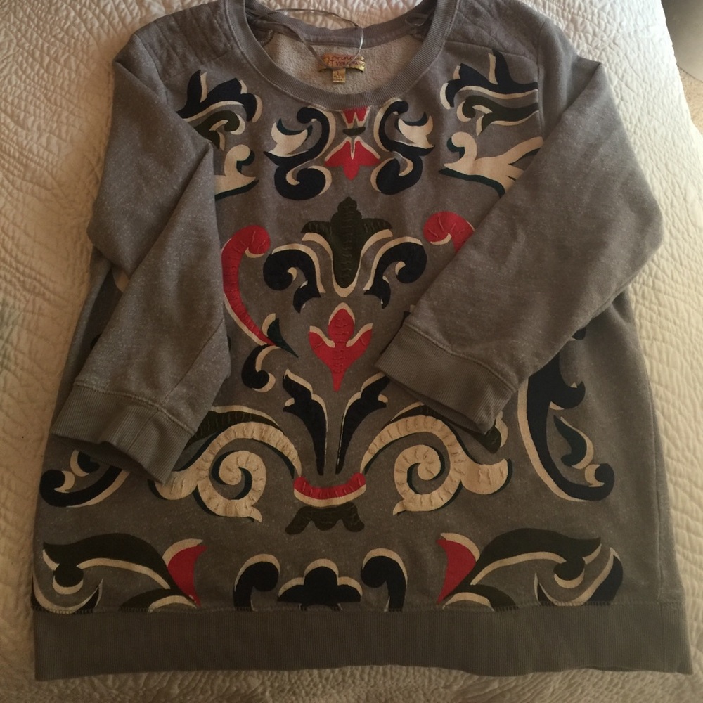 VERA WANG SWEATER