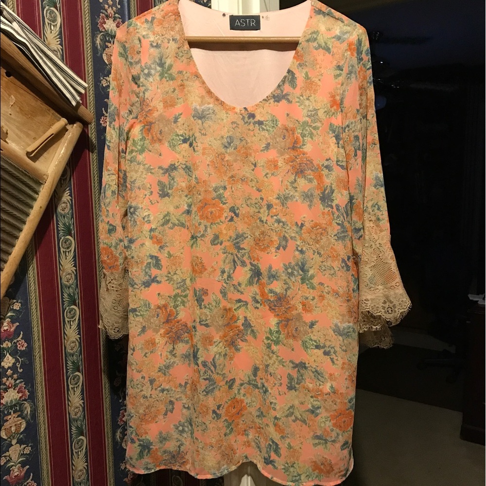 Vintage style dress Super cute with cowgirl boots