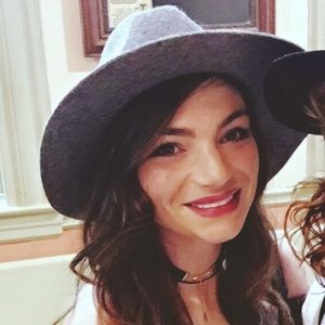 Meet your Posher, Taylor