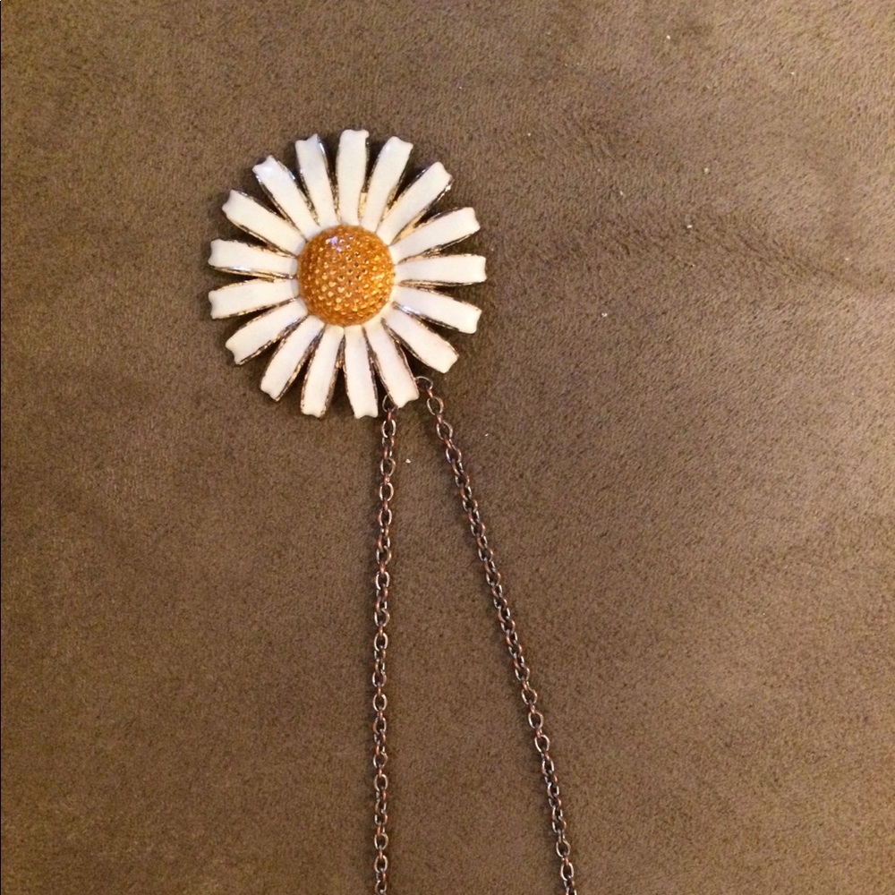 Daisy necklace perfect for summer!