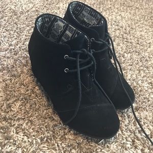 Hardly ever wore them.