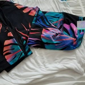 SIZE LARGE