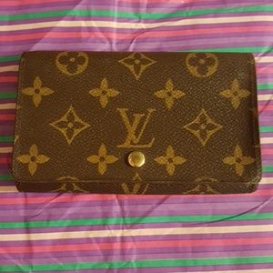 AUTHENTIC Louis vuitton monogram wallet.