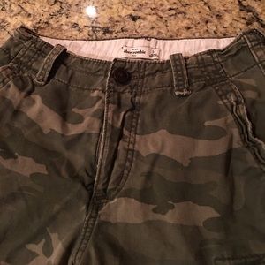 Abercrombie kids camo cargo shorts