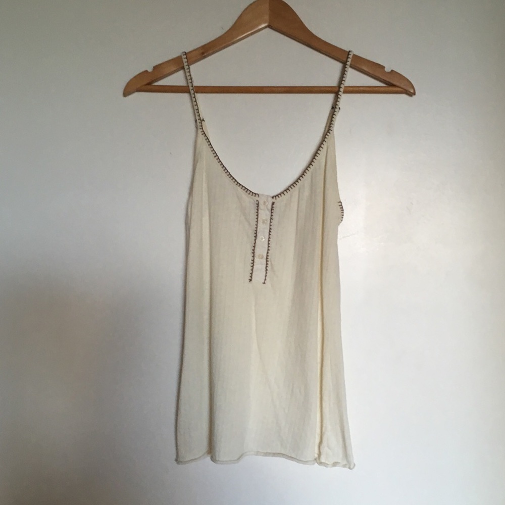 Simple button tank