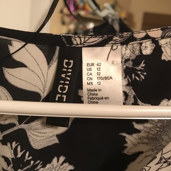 Romper - Picture 2 of 5