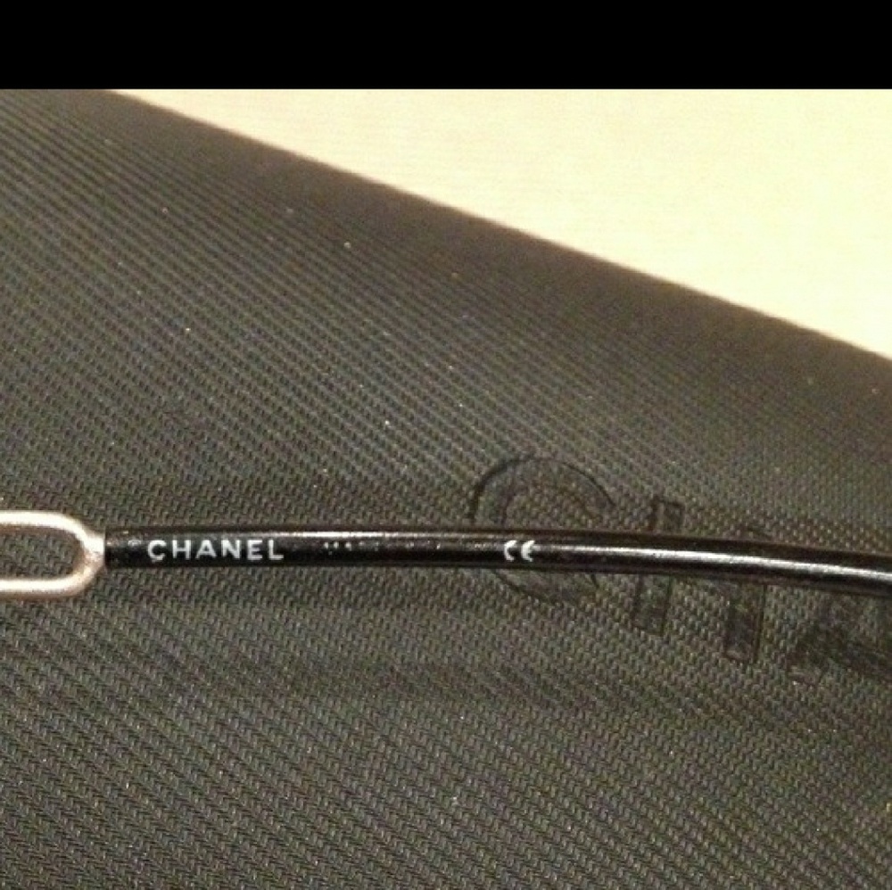 Authentic black Chanel sunglasses with case - Picture 2 of 4