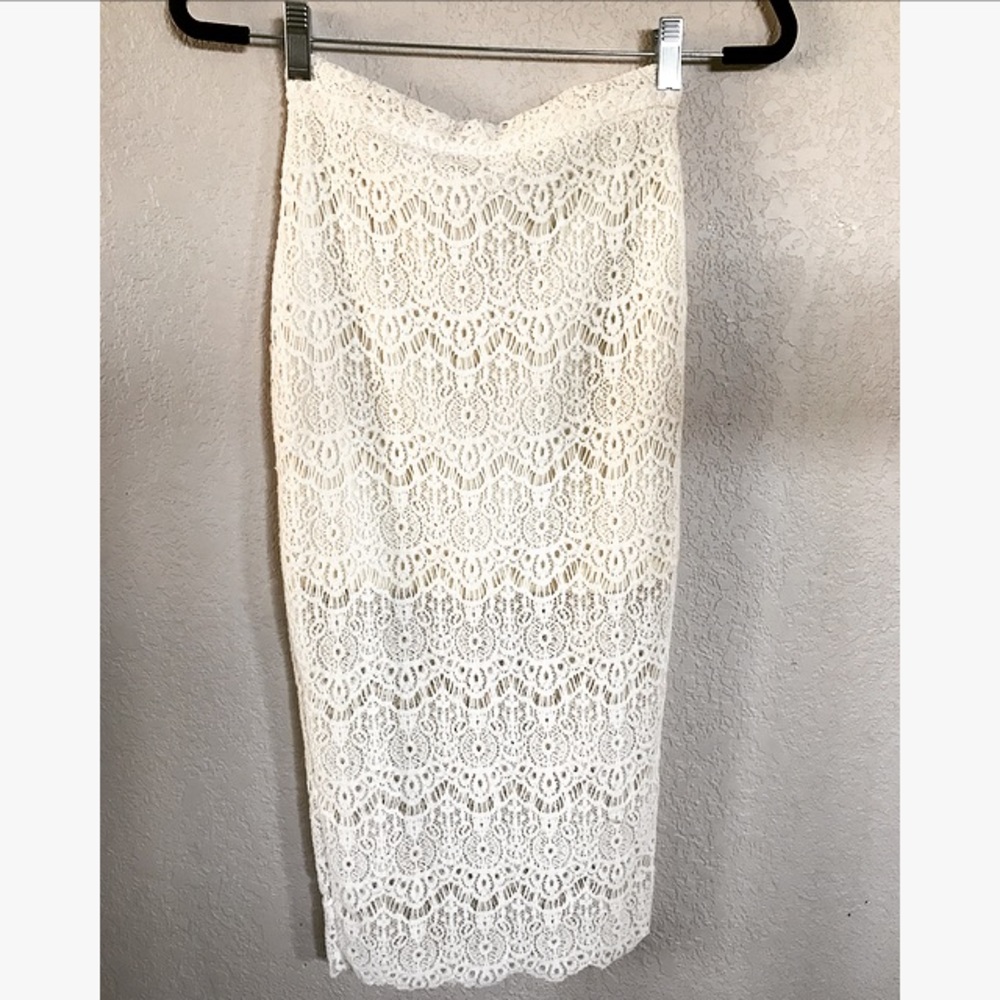 NWOT Lace pencil skirt