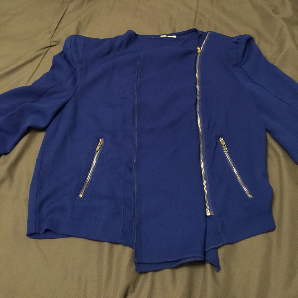 Top - Picture 2 of 4