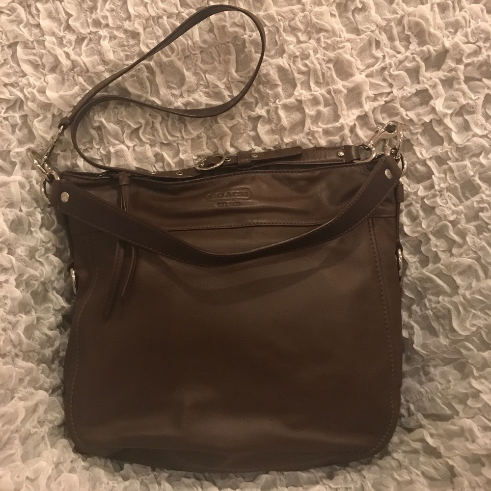 Classic brown leather coach hobo handbag!!!
