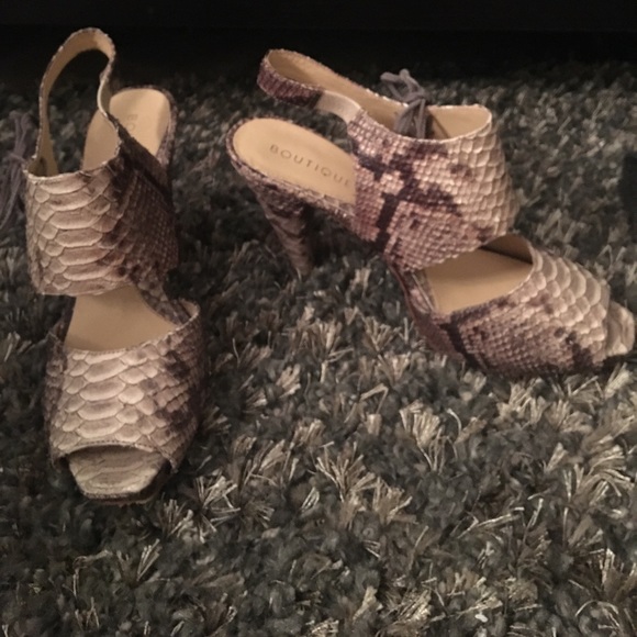 Leather snakeskin pattern heels - Picture 2 of 5