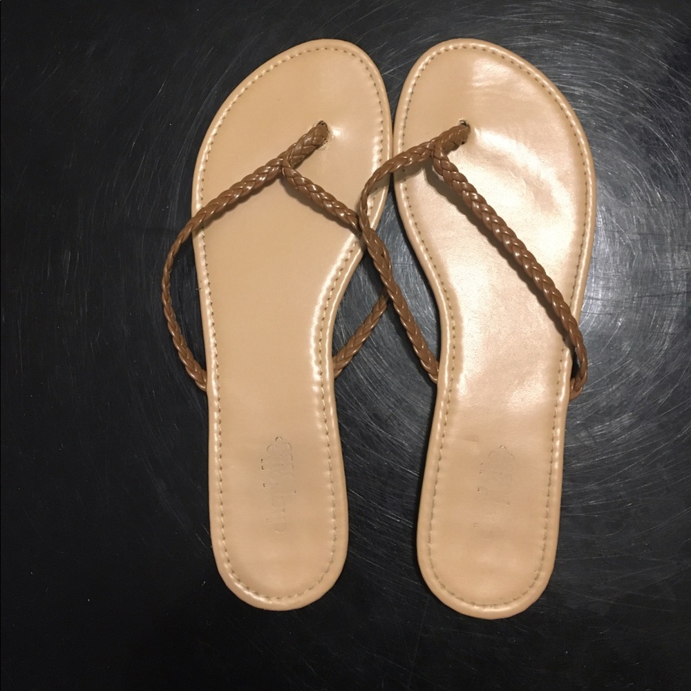 Size 8 tan braided sandals