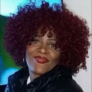 Meet your Posher, Lynette smith