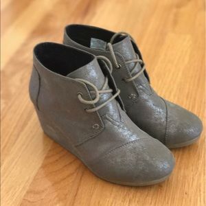 Metallic Toms Wedges Size 8