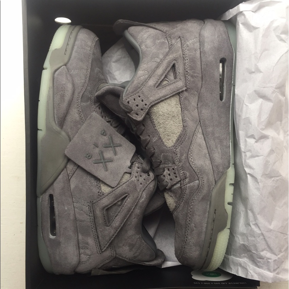 Air Jordan 4 kaws size 12