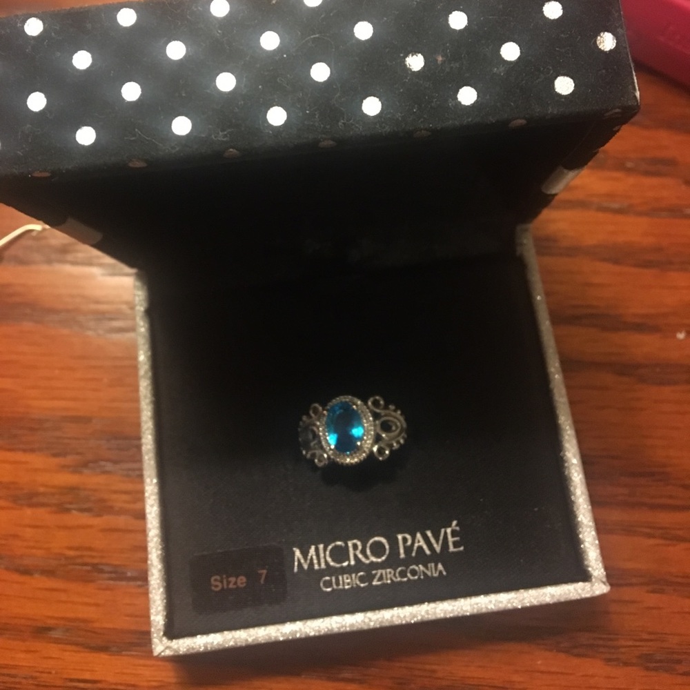 Silver vintage style ring with aquamarine stone